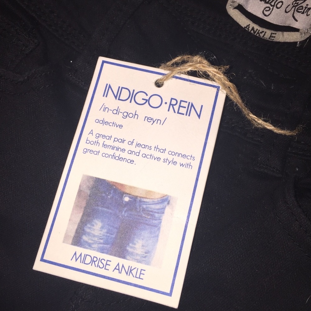 NWT Black Distressed Mid-Rise Skinny Ankle Jeans - Picture 5 of 7